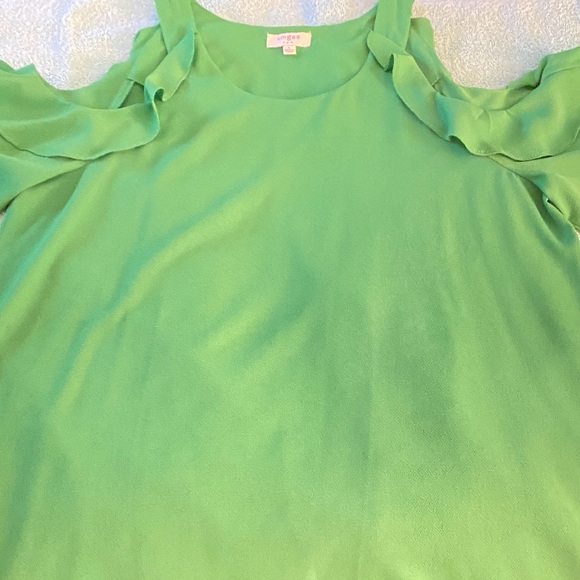 Umgee, green ruffled, cold-shoulder blouse, size L. - Picture 4 of 5